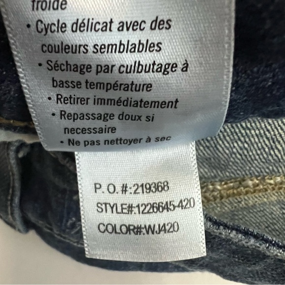 PAIGE Distressed Cuffed Hem Denim Jean Shorts Women’s  Size 28 - Picture 4 of 8